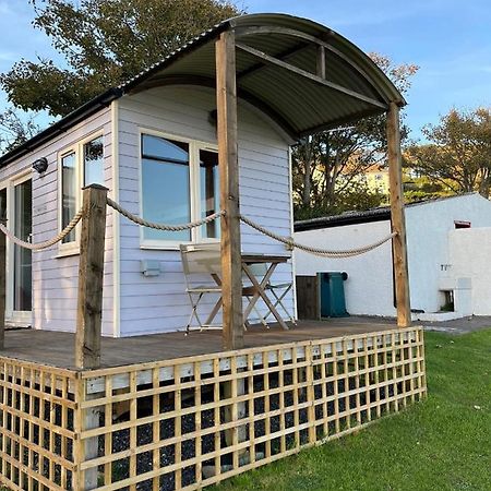 Pearl Shepherds Hut Hotel Penally Exterior photo